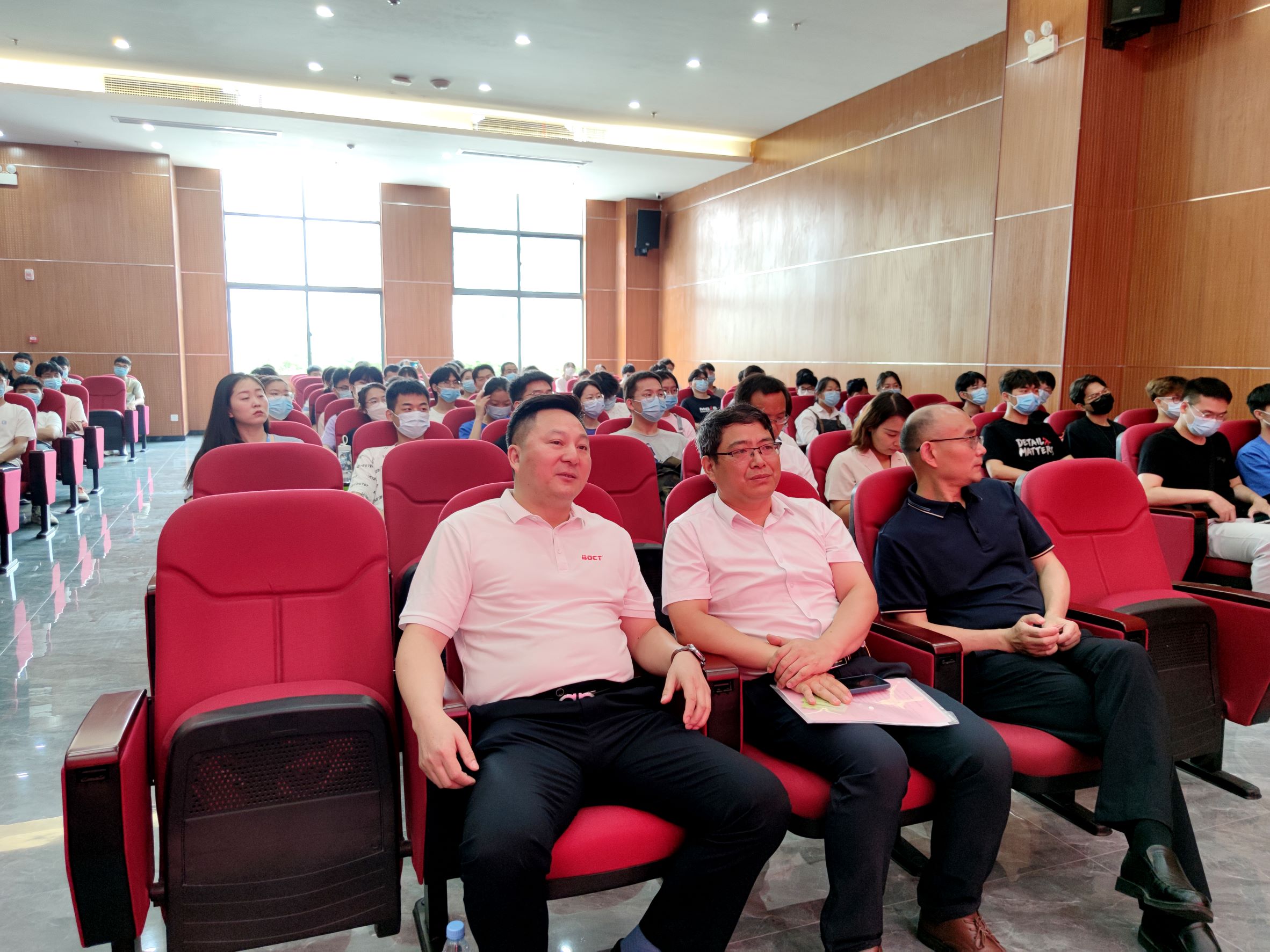 安理大人工智能学院授牌仪式在银娱优越会·geg举行