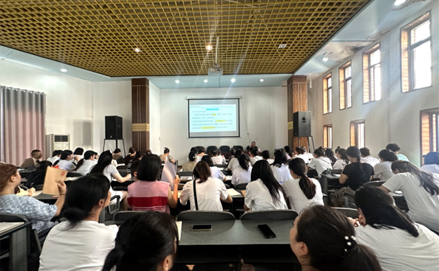 邻水县医校联手为幼健康培训，晨检机器人为每日晨检赋能