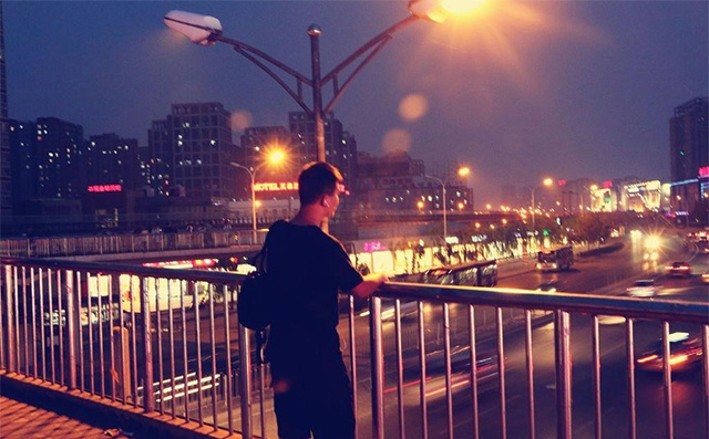 独在异乡为异客，每逢佳节备思亲