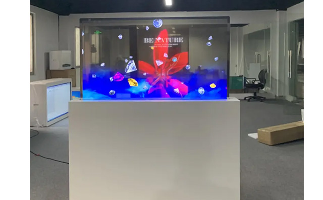 透明广告机有何特点？它可以互动和远程控制吗？