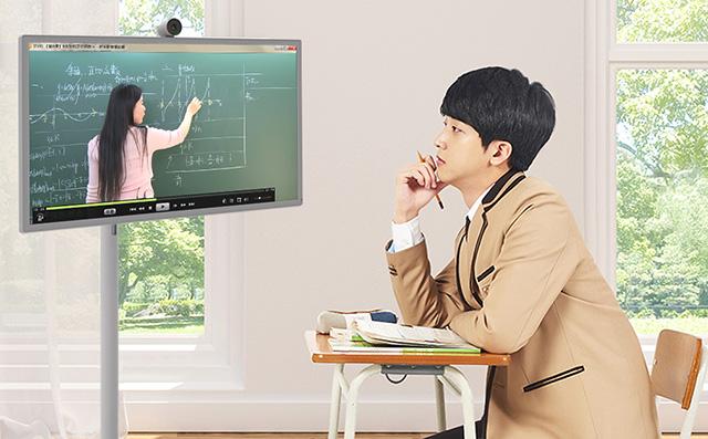 闺蜜机：网课学习新选择，与传统电视的区别解析